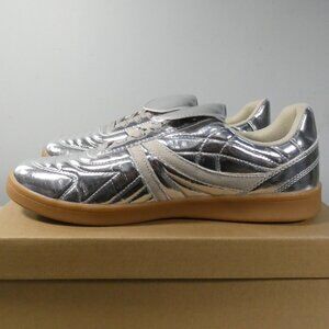 NiB Steve Madden Womens Madrid Silver Metalic Sneaker 10